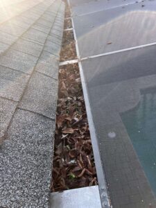 how long does gutter cleaning service take